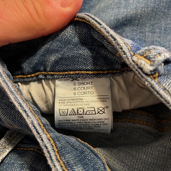 Old Navy Rockstar Super Skinny High Rise size 6 short - Picture 3 of 3